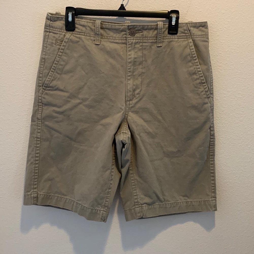Mens Khaki Short. 100%Cotton. Vintage Flat Front. Straight Style. Size 34.